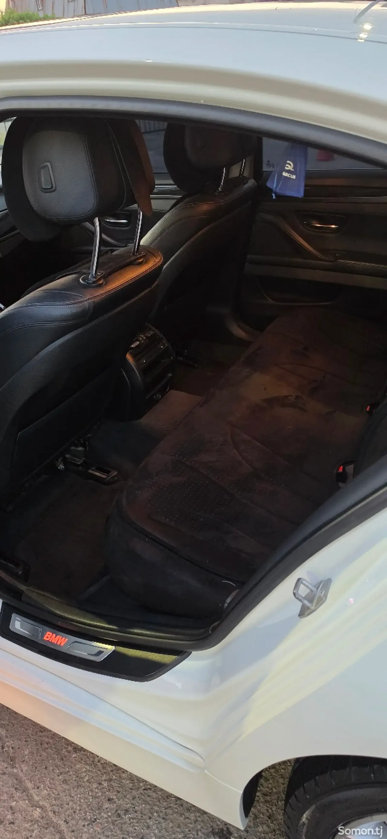 BMW 5 series 2015 · 2.0 AT