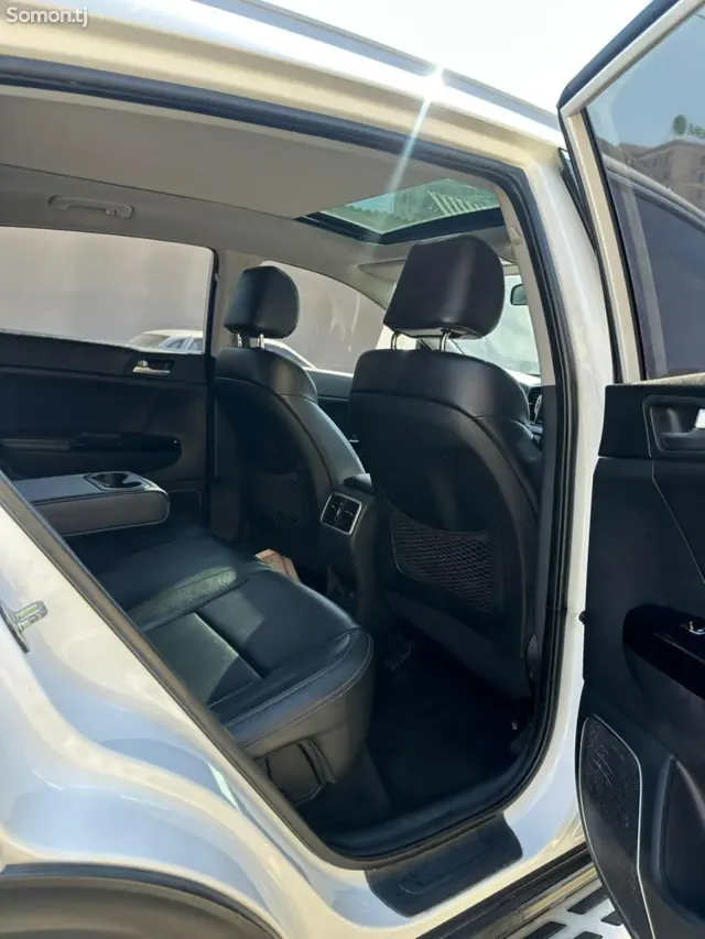 Kia Sportage 2016 · 1.6 AT