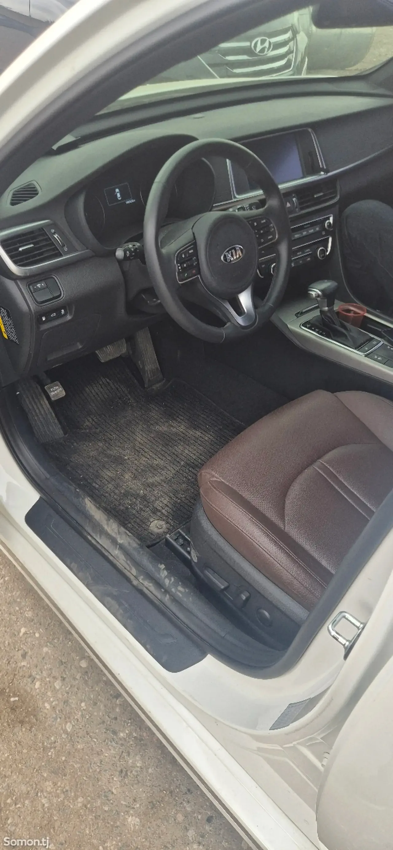 Kia K5 2017 · 2.0 AT