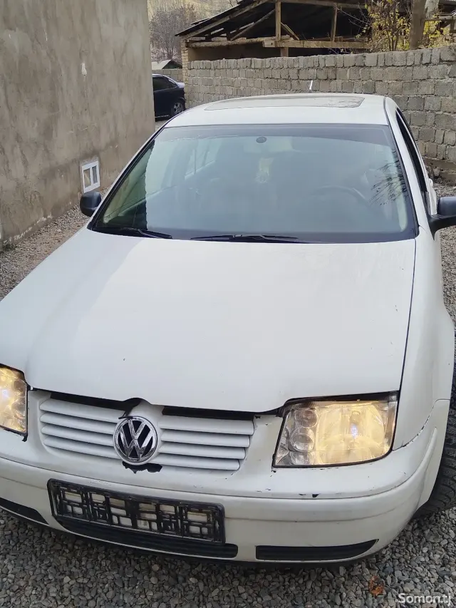 Volkswagen Bora 2001 · 1.6 AT