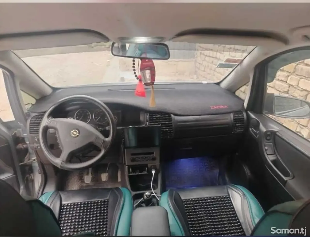 Opel Zafira 2004 · MT