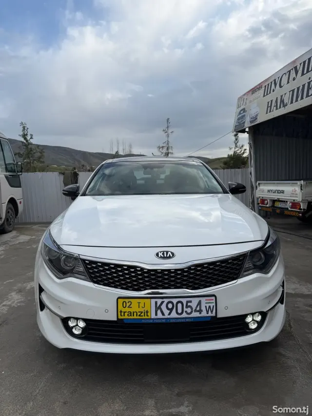 Kia K5 2016 · 2.0 AT
