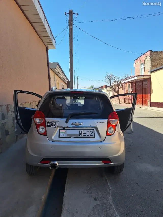 Chevrolet Spark 2014 · 1.1 AT
