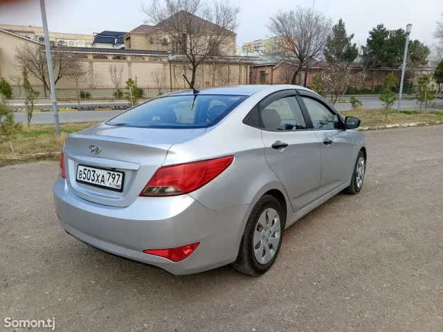 Hyundai Solaris 2015 · 1.6 AT
