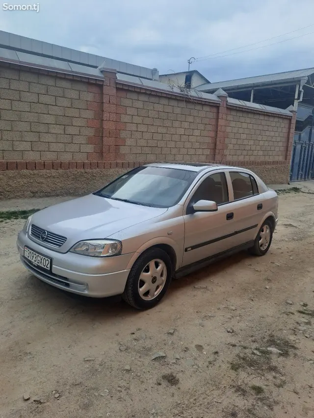 Opel Astra G 1998 · 1.6 MT