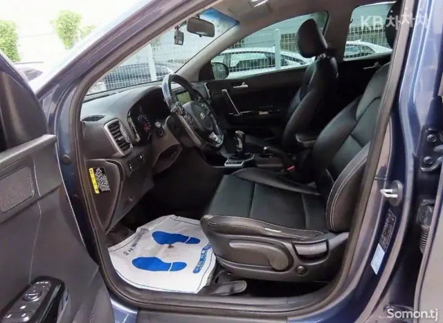 Kia Sportage 2015 · 2.0 MT