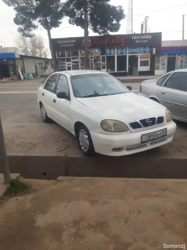 Daewoo Lanos 1997 · 1.6 MT