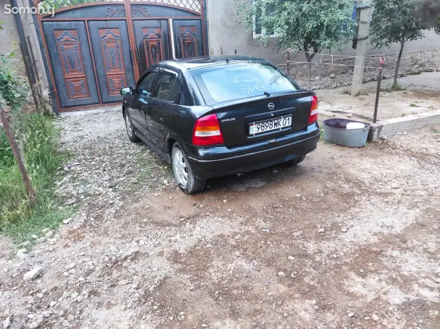 Opel Astra G 2002 · 1.6 MT