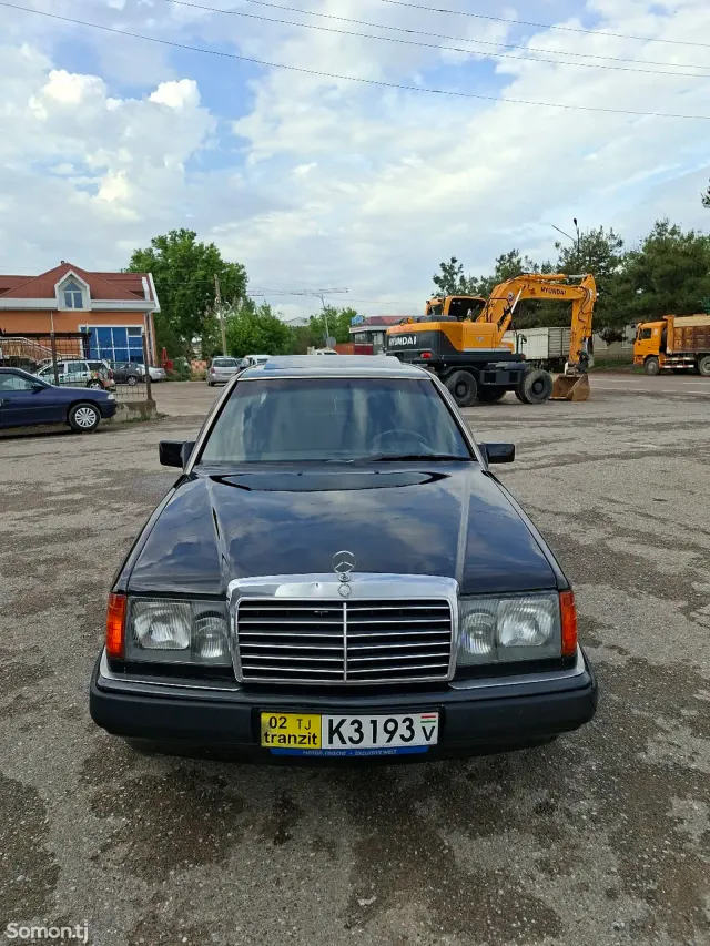 Mercedes-Benz W124 1991 · 2.5 MT