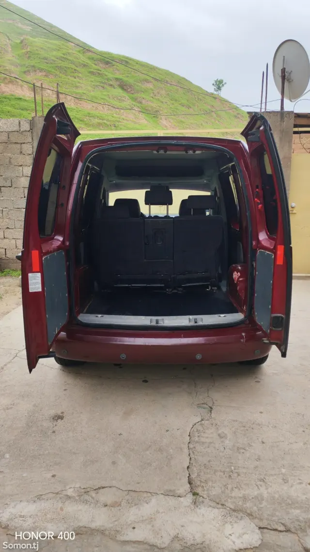 Volkswagen Touran 2009 · 1.9 AT