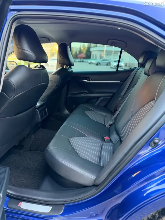Toyota Camry 2019 · 2.5 AT