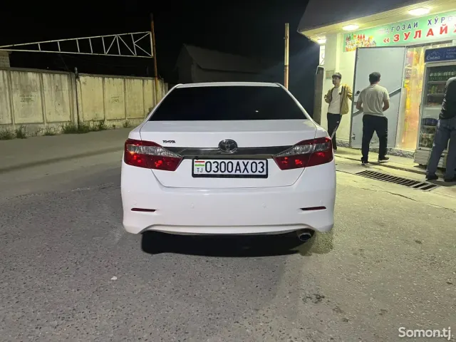 Toyota Camry 2013 · 2.5 AT