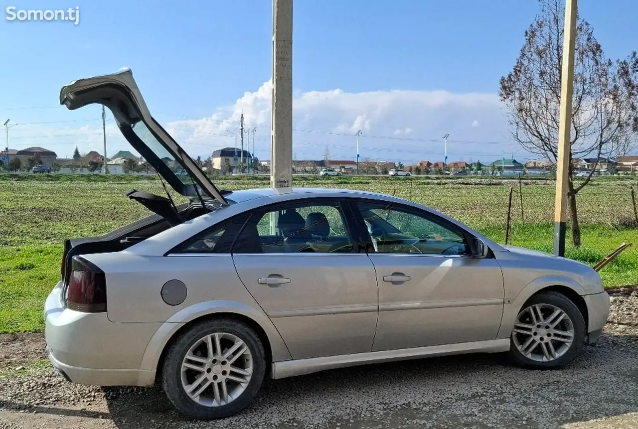 Opel Vectra C 2004 · 2.2 MT