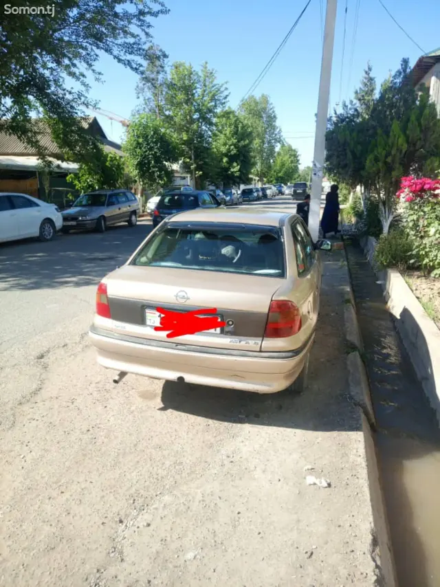 Opel Astra F 1997 · 1.6 MT