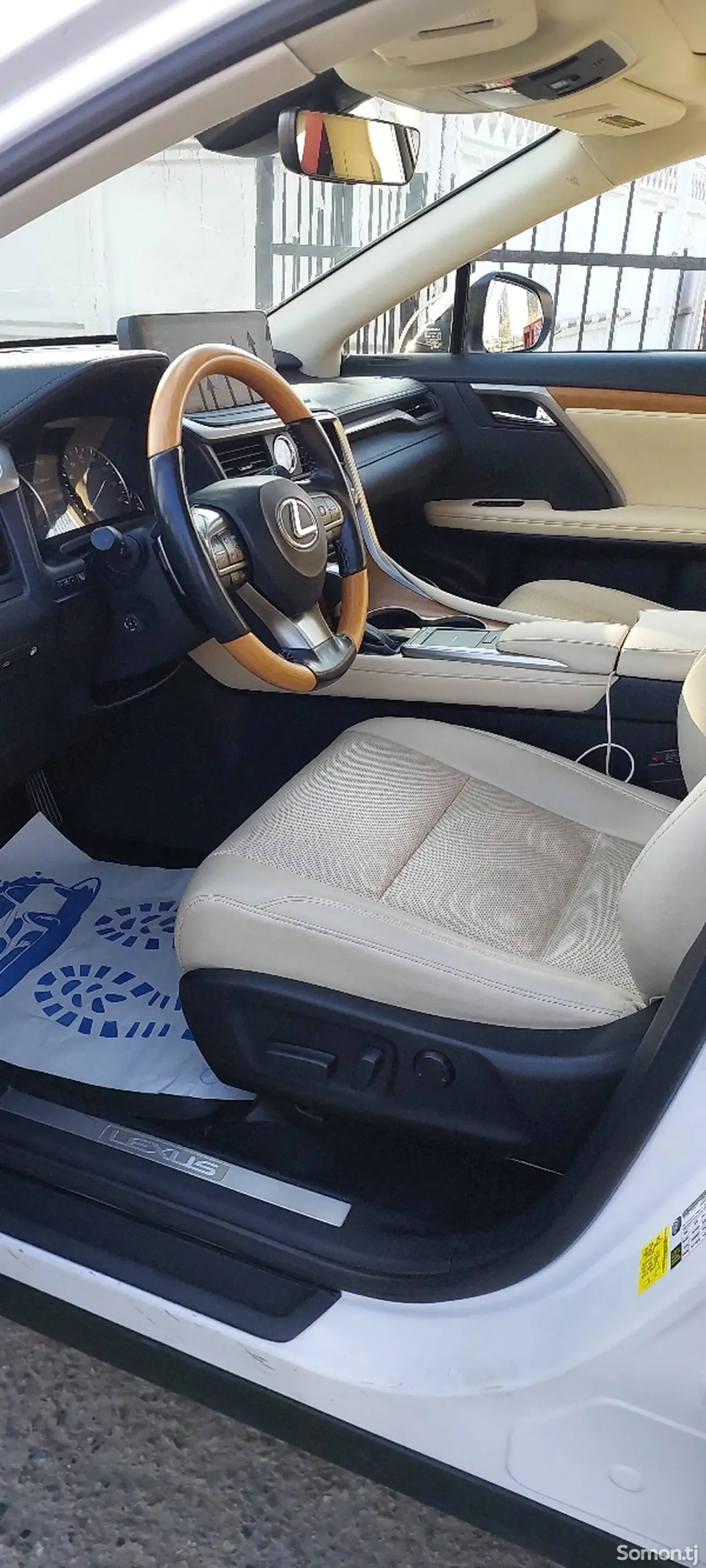Lexus RX series 2022 · 4.5 AT