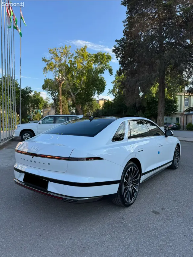 Hyundai Grandeur 2026 · 1.6 AT