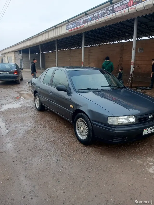 Nissan Primera 1993 · 1.6 MT