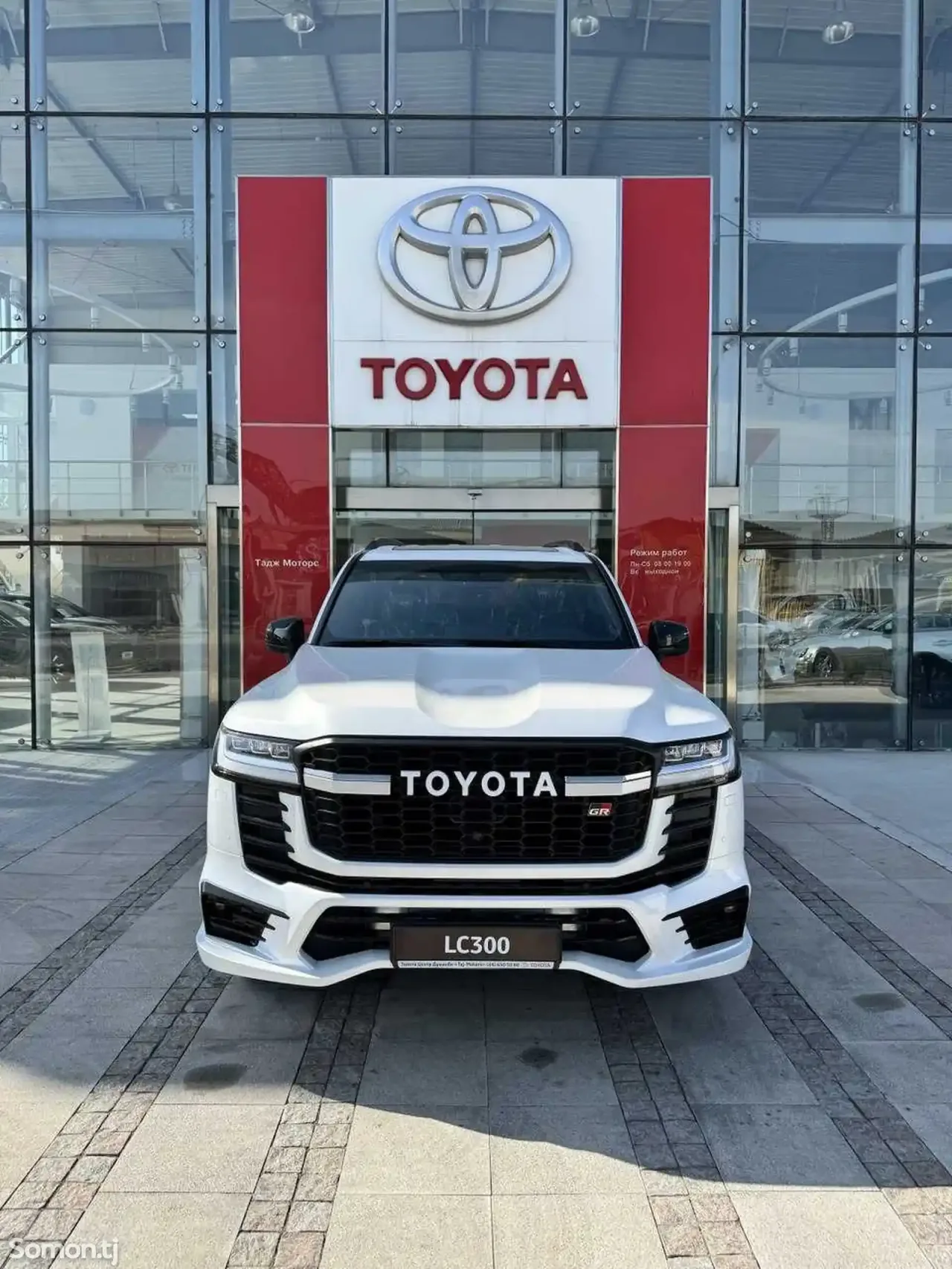 Toyota Land Cruiser 2023 · 3.5 AT