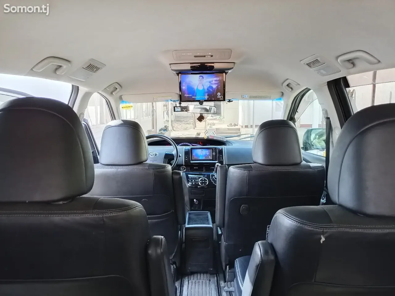 Toyota Estima 2015 · 2.4 AT