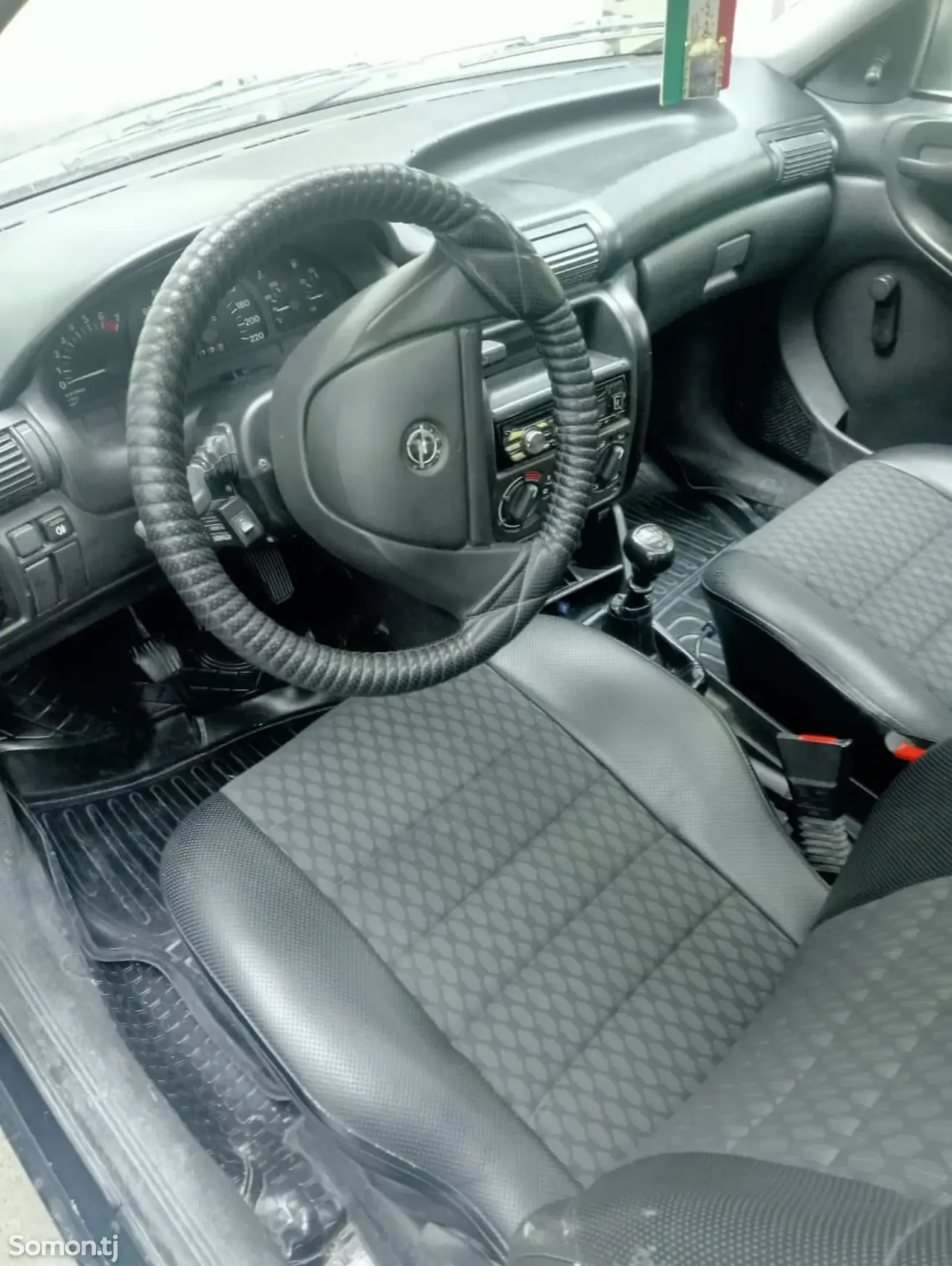 Opel Astra F 1993 · 1.6 MT