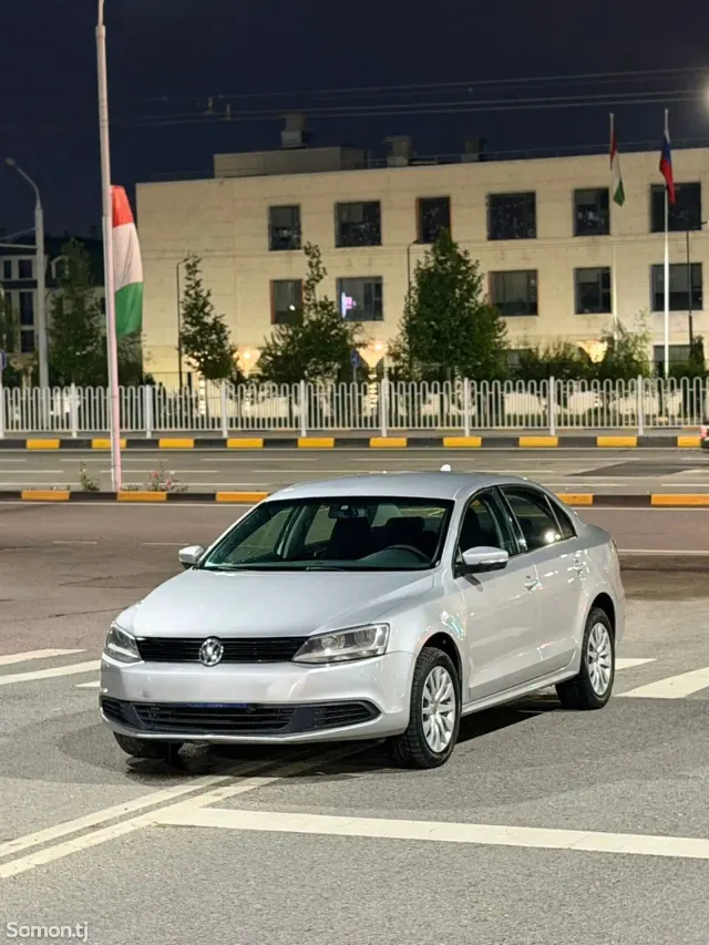 Volkswagen Jetta 2014 · 1.6 AMT