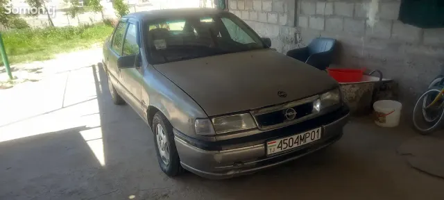 Opel Vectra A 1993 · 1.6 MT