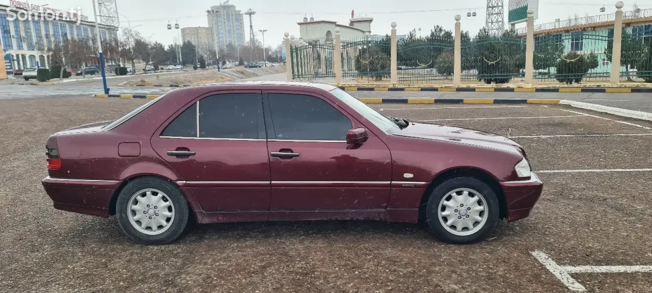 Mercedes-Benz C class 2000 · 2.4 AT