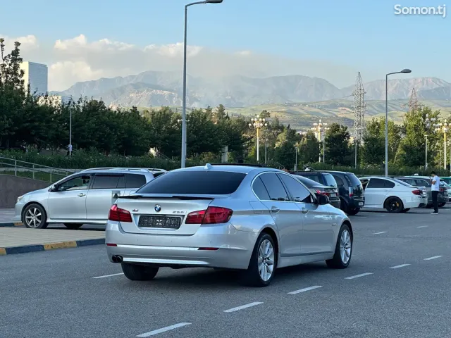BMW M5 2011 · 2.8 AT