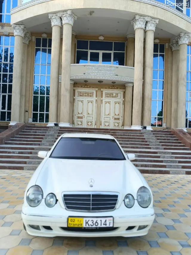 Mercedes-Benz E class 2001 · 3.2 AT