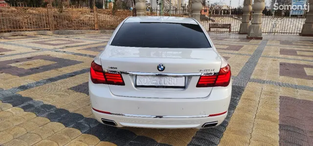 BMW 7 series 2014 · 4.0 AT