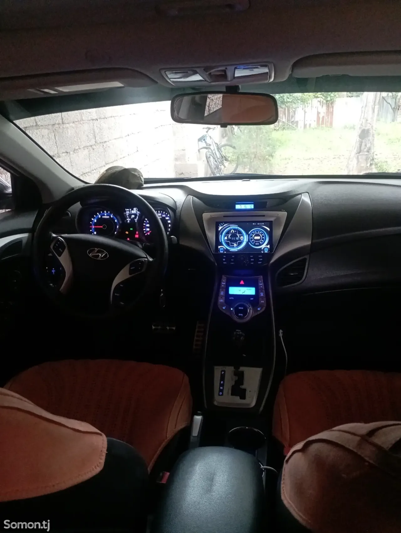 Hyundai Avante 2012 · 1.6 AT