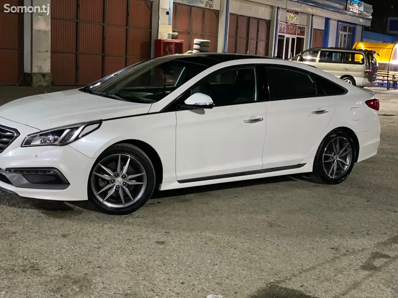 Hyundai Sonata 2015 · 2.0 AT