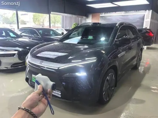 BYD Tang 2025 · AT