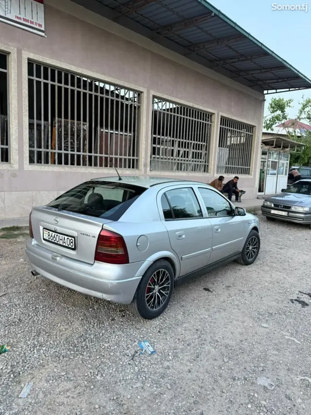Opel Astra G 2000 · 1.6 AT