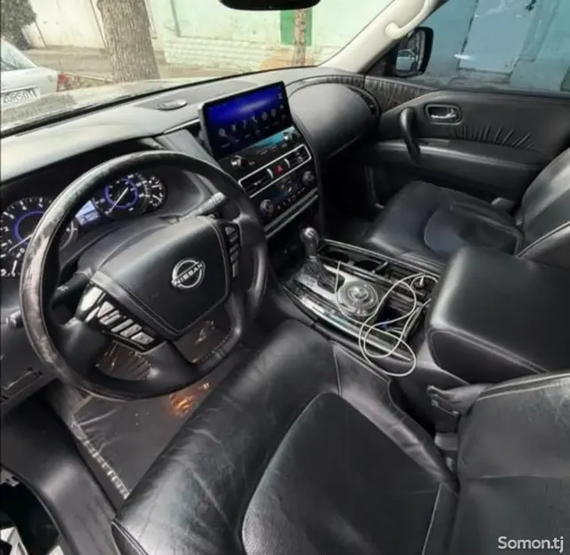Nissan Patrol 2017 · 5.7 AT