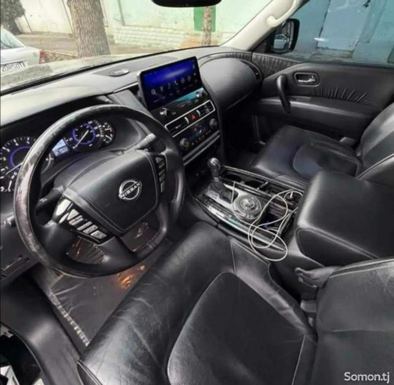 Nissan Patrol 2017 · 5.7 AT