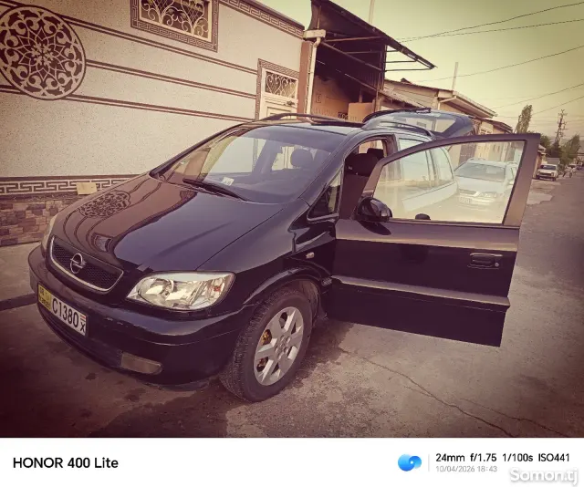 Opel Zafira 2004 · 2.2 AT