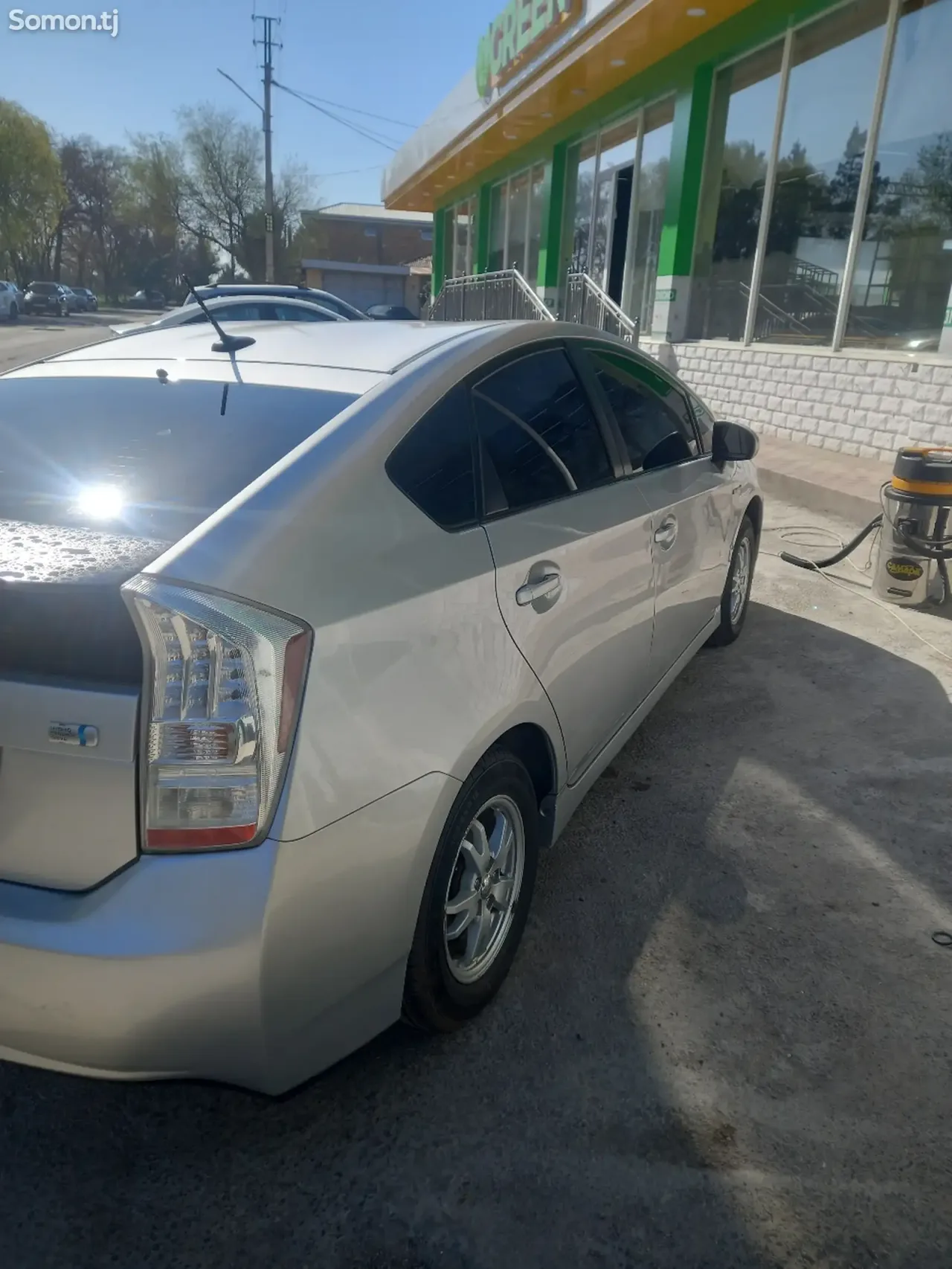 Toyota Prius 2010 · 1.8 AT