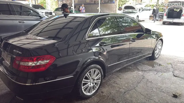 Mercedes-Benz E class 2011 · 3.0 AT