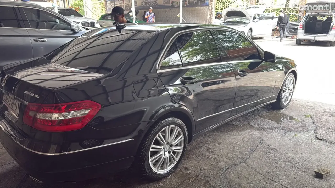 Mercedes-Benz E class 2011 · 3.0 AT