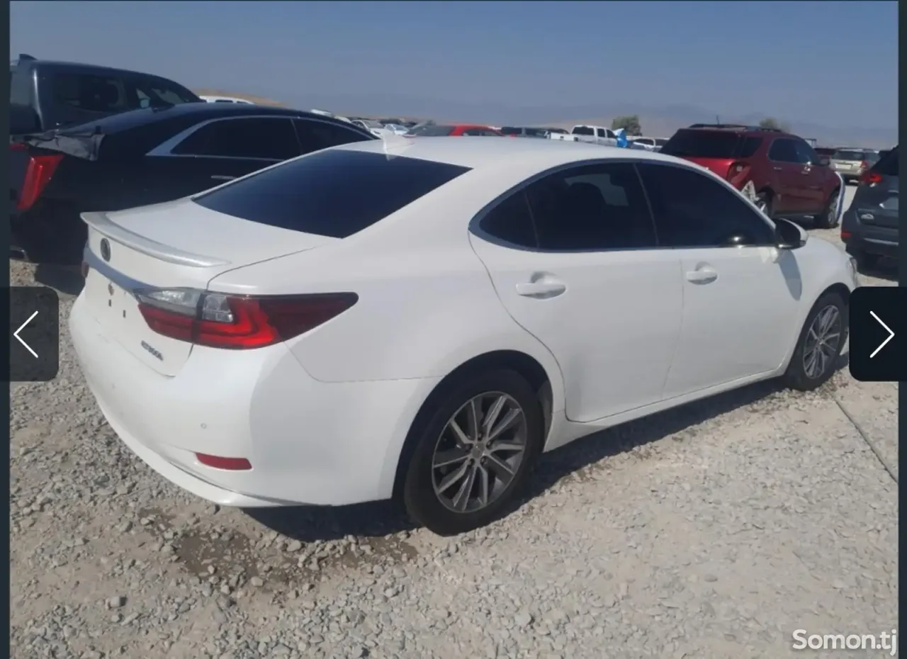 Lexus ES series 2016 · 2.5 AT
