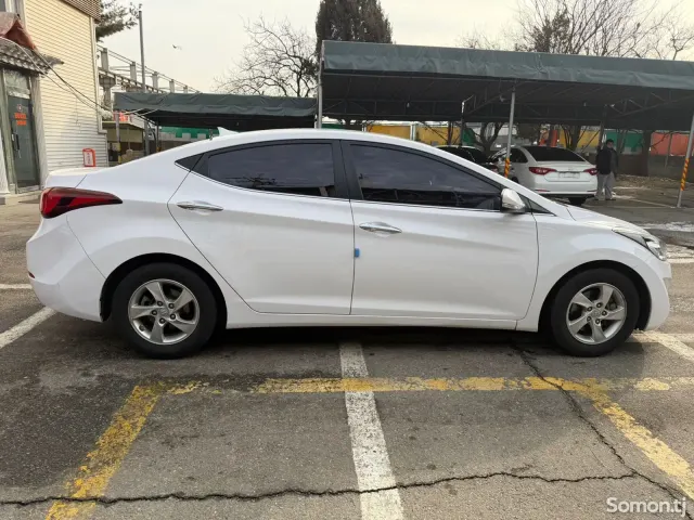 Hyundai Avante 2015 · 1.6 AT
