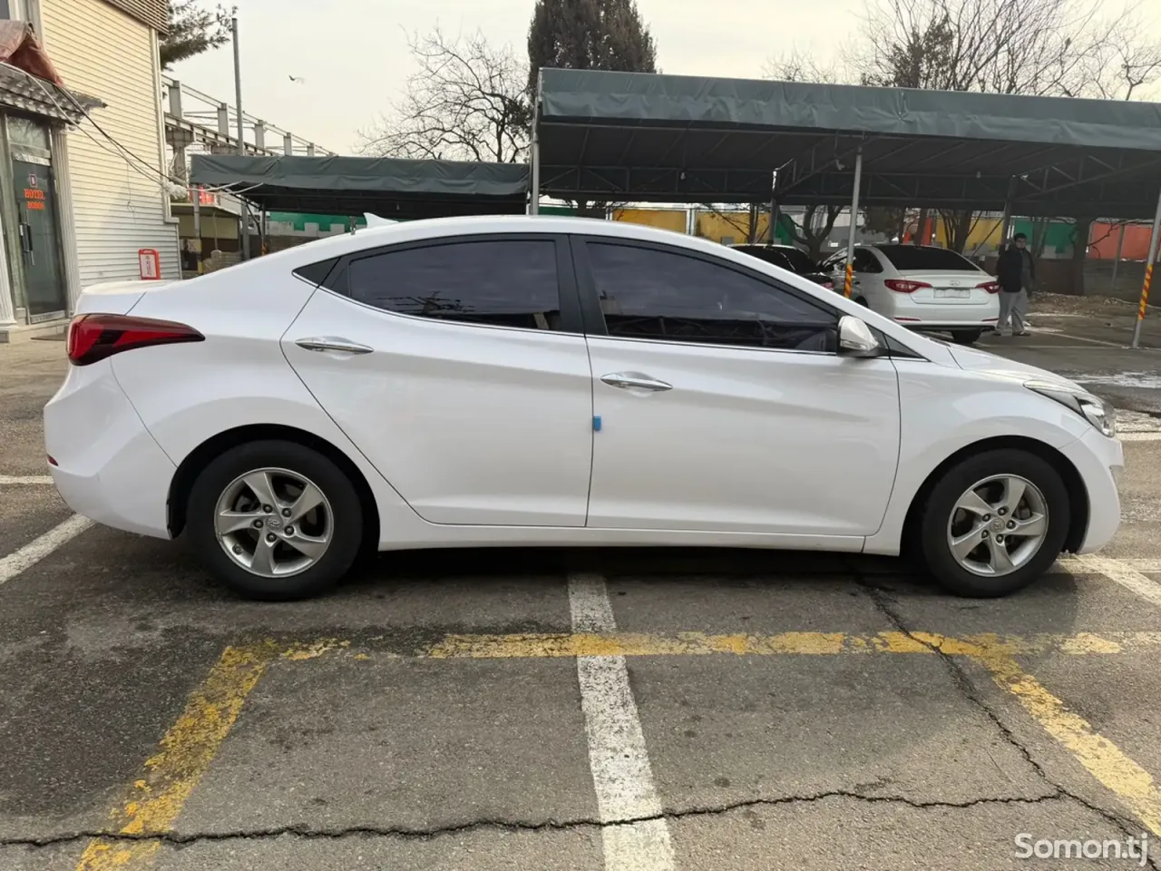 Hyundai Avante 2015 · 1.6 AT