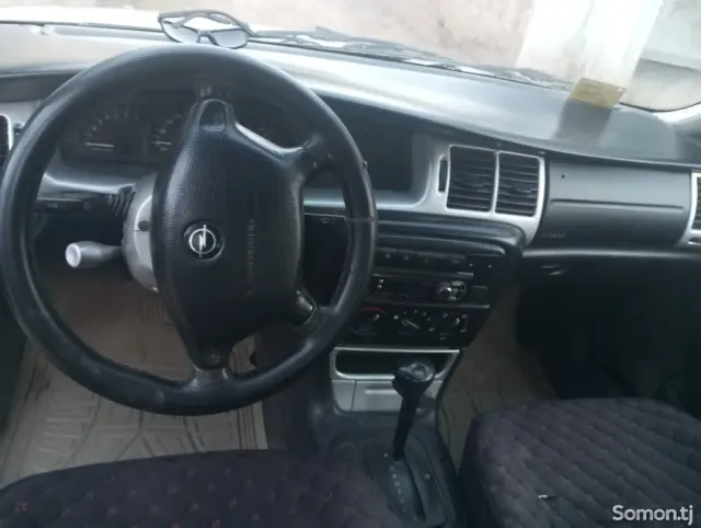 Opel Vectra B 2000 · 1.8 AT