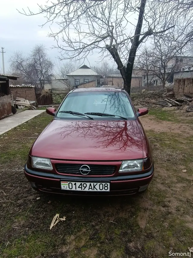 Opel Astra F 1996 · 1.6 MT