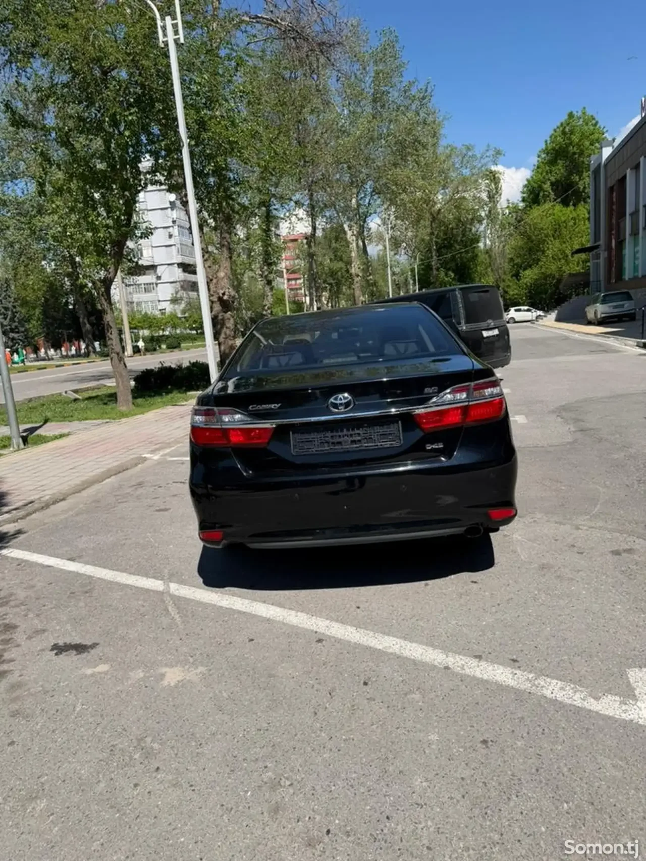 Toyota Camry 2015 · 2.0 AT