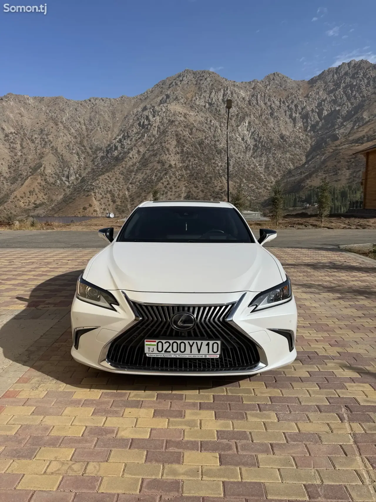 Lexus ES series 2019 · 2.5 AT