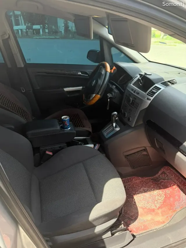 Opel Zafira 2007 · 2.2 AT
