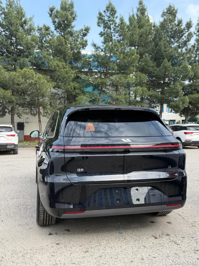 Li Auto (Lixiang) L6 2025 · AT