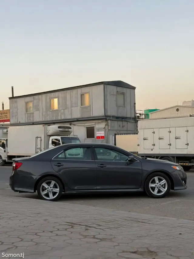 Toyota Camry 2014 · 2.5 AT